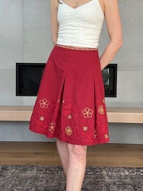 Vintage 100% cotton Talbots Red Embroidered pleated Circle Skirt small
